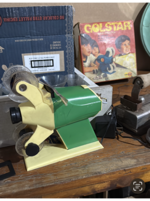 ANTIGUO PROYECTOR CON CAJA ORIGINAL