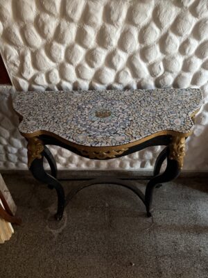 MESA RECEPCIÓN CON MOSAIQUISMO
