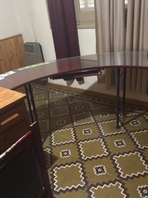 ESCRITORIO CURVO con TAPA de VIDRIO
